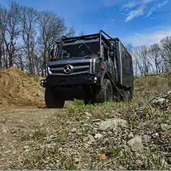 Expeditions Unimog im Offroad Gelände